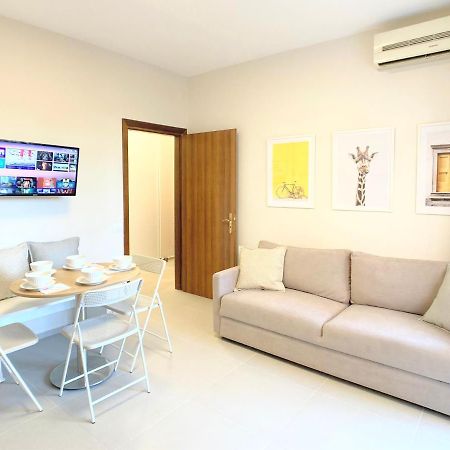 13 Eur For Monthly Stay - Home By The Sea - Hbs Golem  Exterior photo