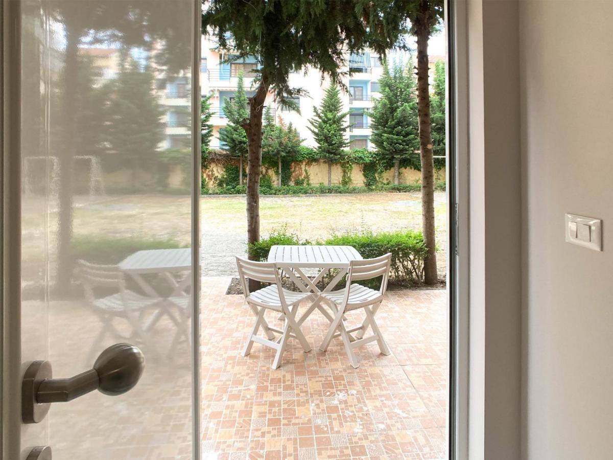 13 Eur For Monthly Stay - Home By The Sea - Hbs Golem  Exterior photo
